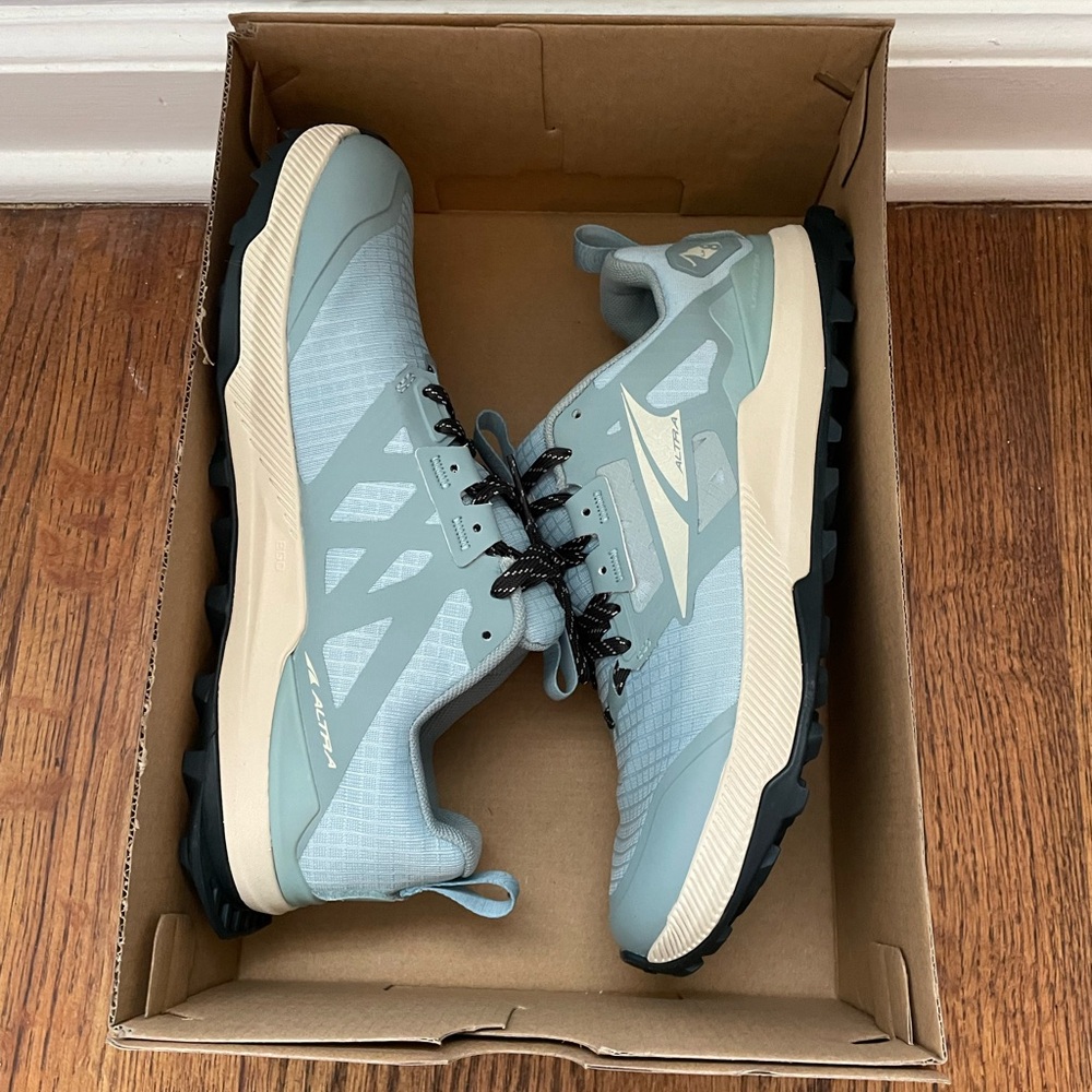 NWT Altra Lone Peak 8 women’s 7.5